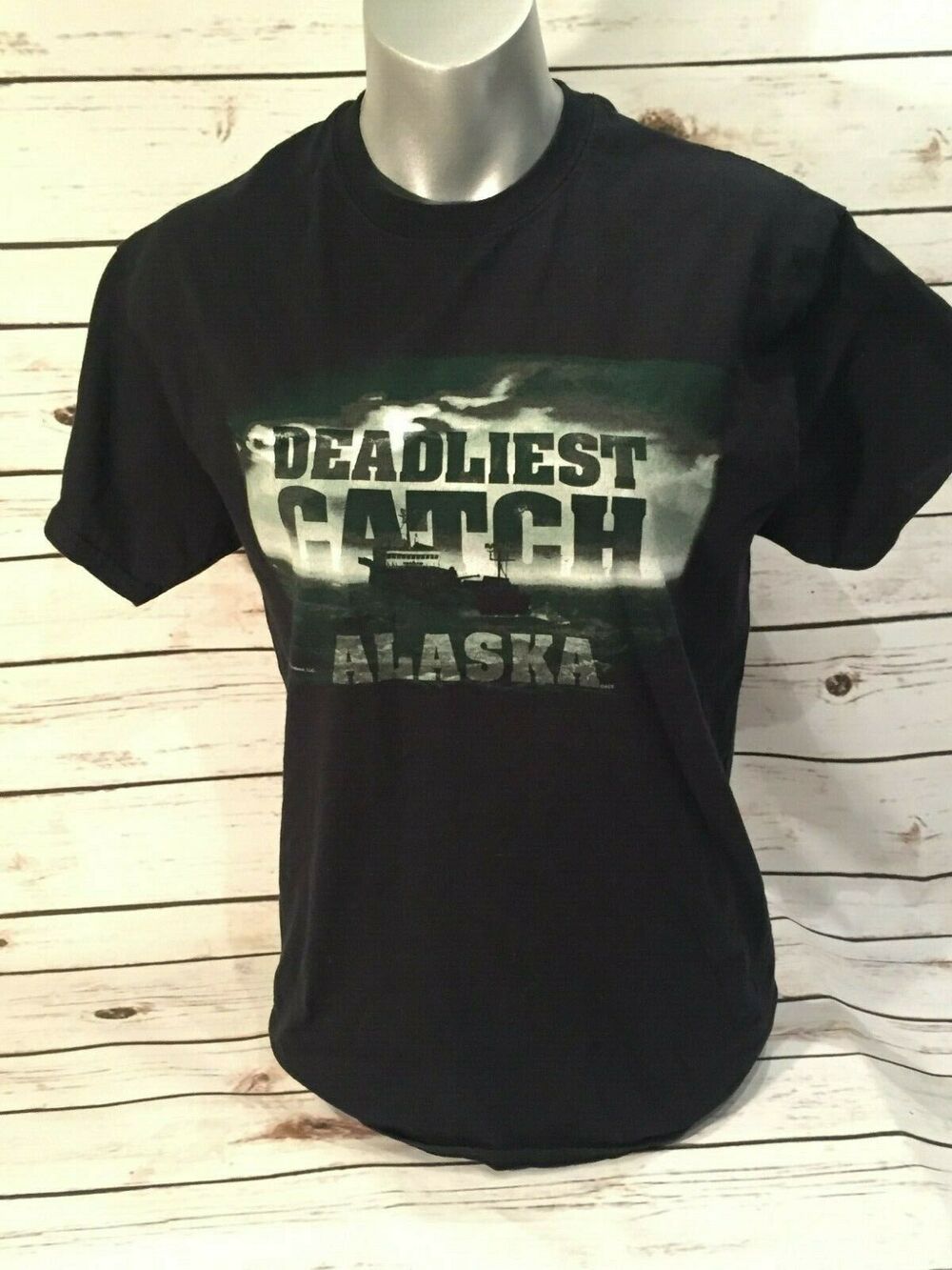 Deadliest Catch Alaska T-Shirt Discovery Channel Documentary TV Series Fishing M